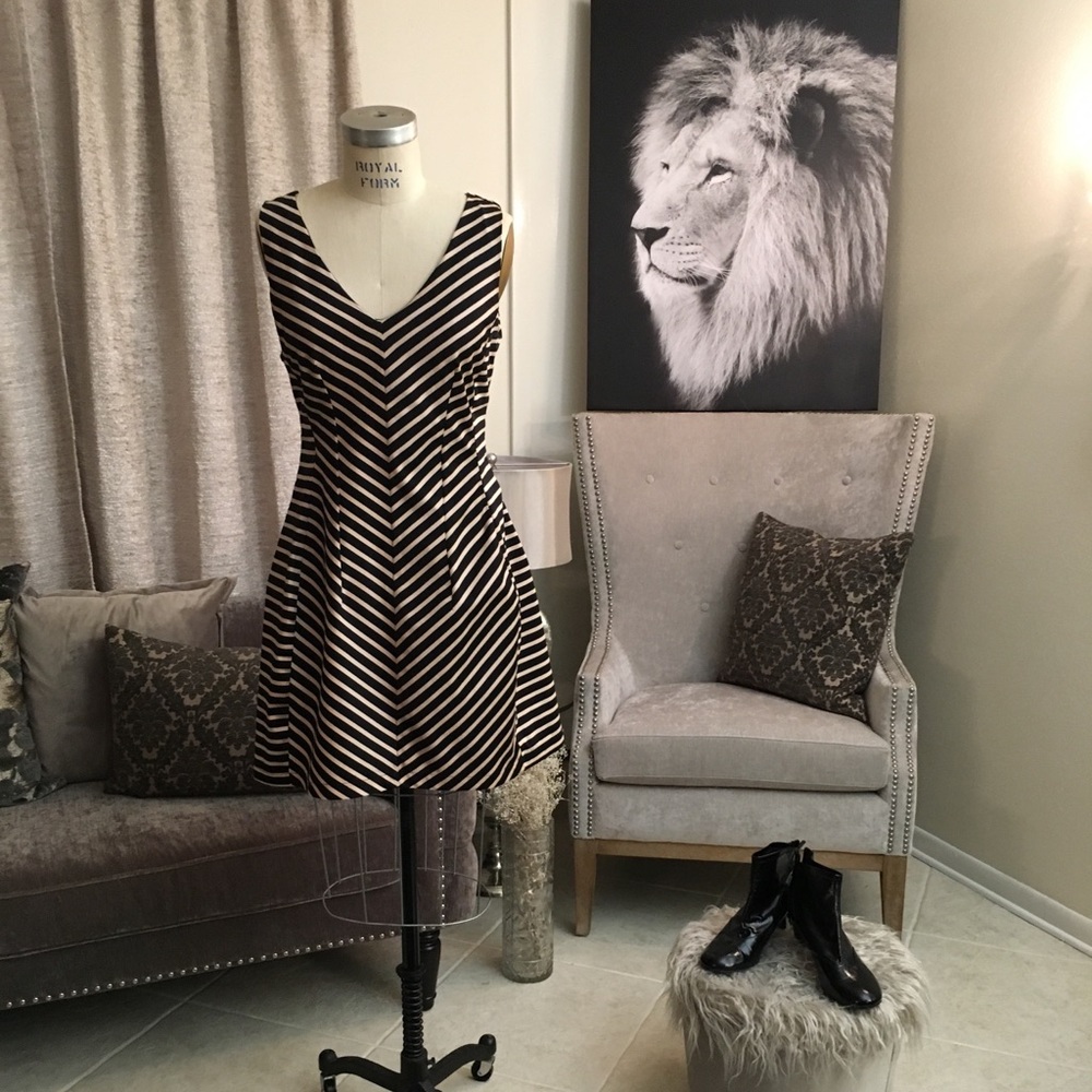 Black and Tan Herringbone Dress - Picture 2 of 8